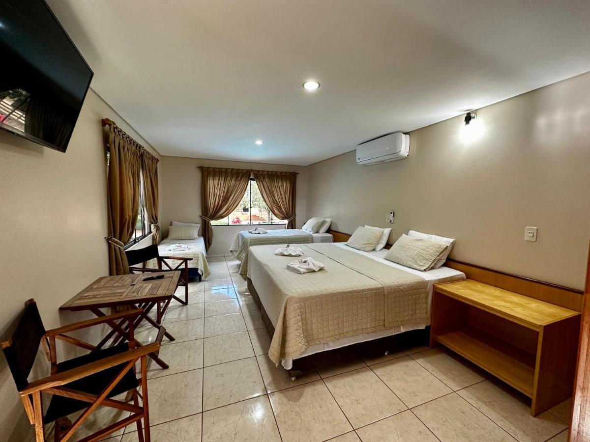 Parque Hotel Manantial Hohenau 外观 照片