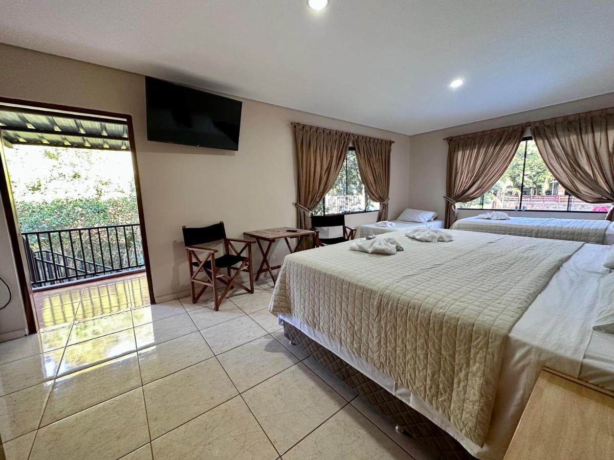 Parque Hotel Manantial Hohenau 外观 照片