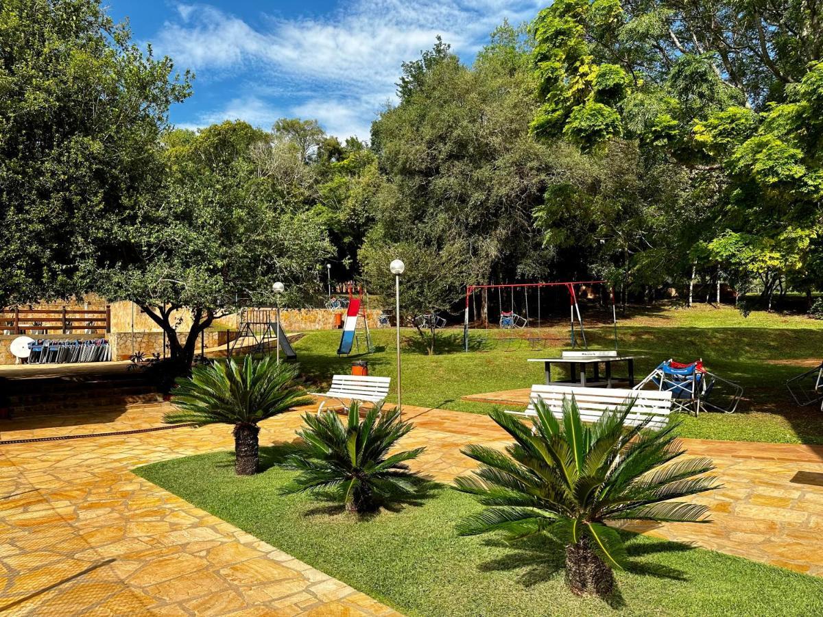 Parque Hotel Manantial Hohenau 外观 照片