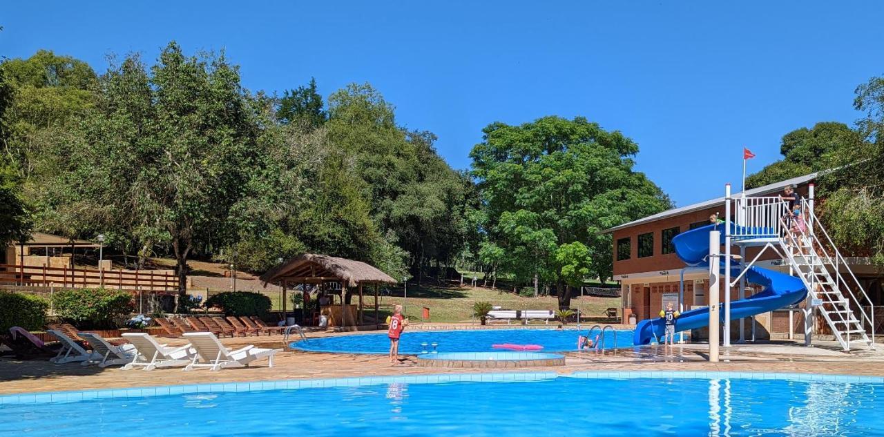 Parque Hotel Manantial Hohenau 外观 照片