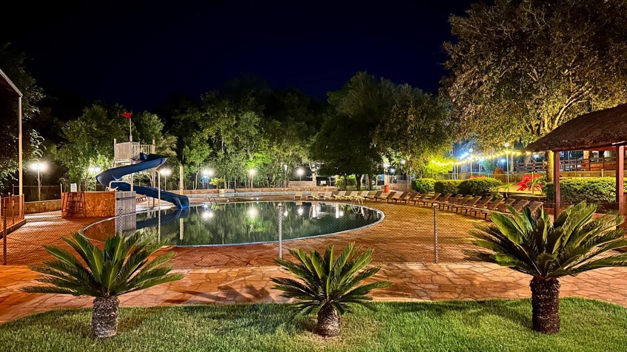 Parque Hotel Manantial Hohenau 外观 照片