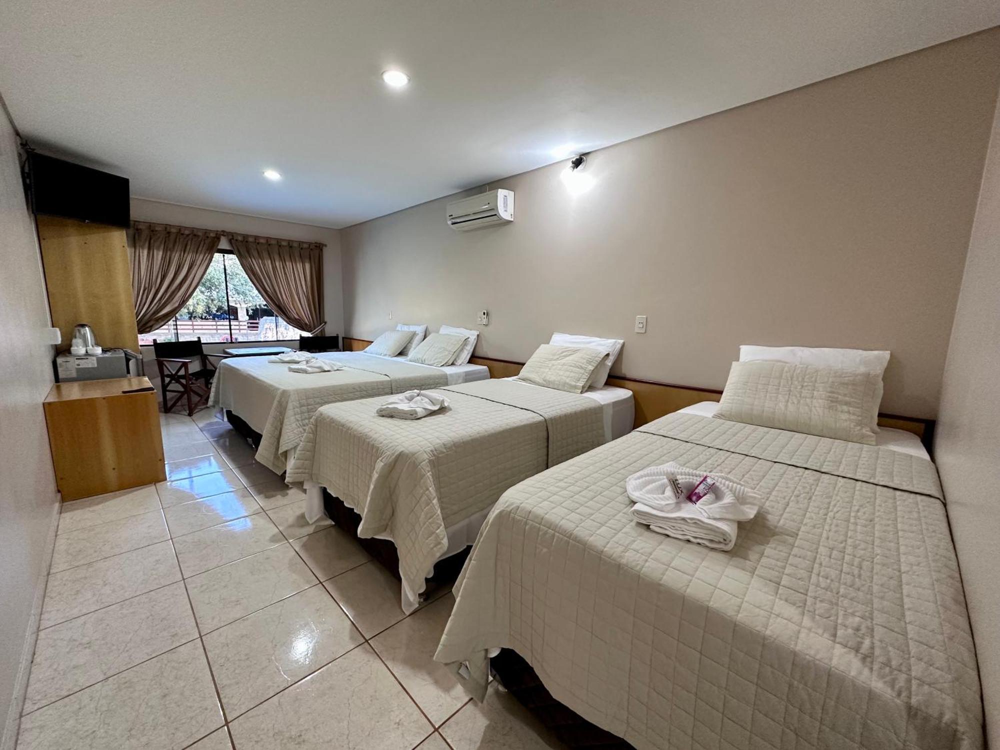 Parque Hotel Manantial Hohenau 外观 照片