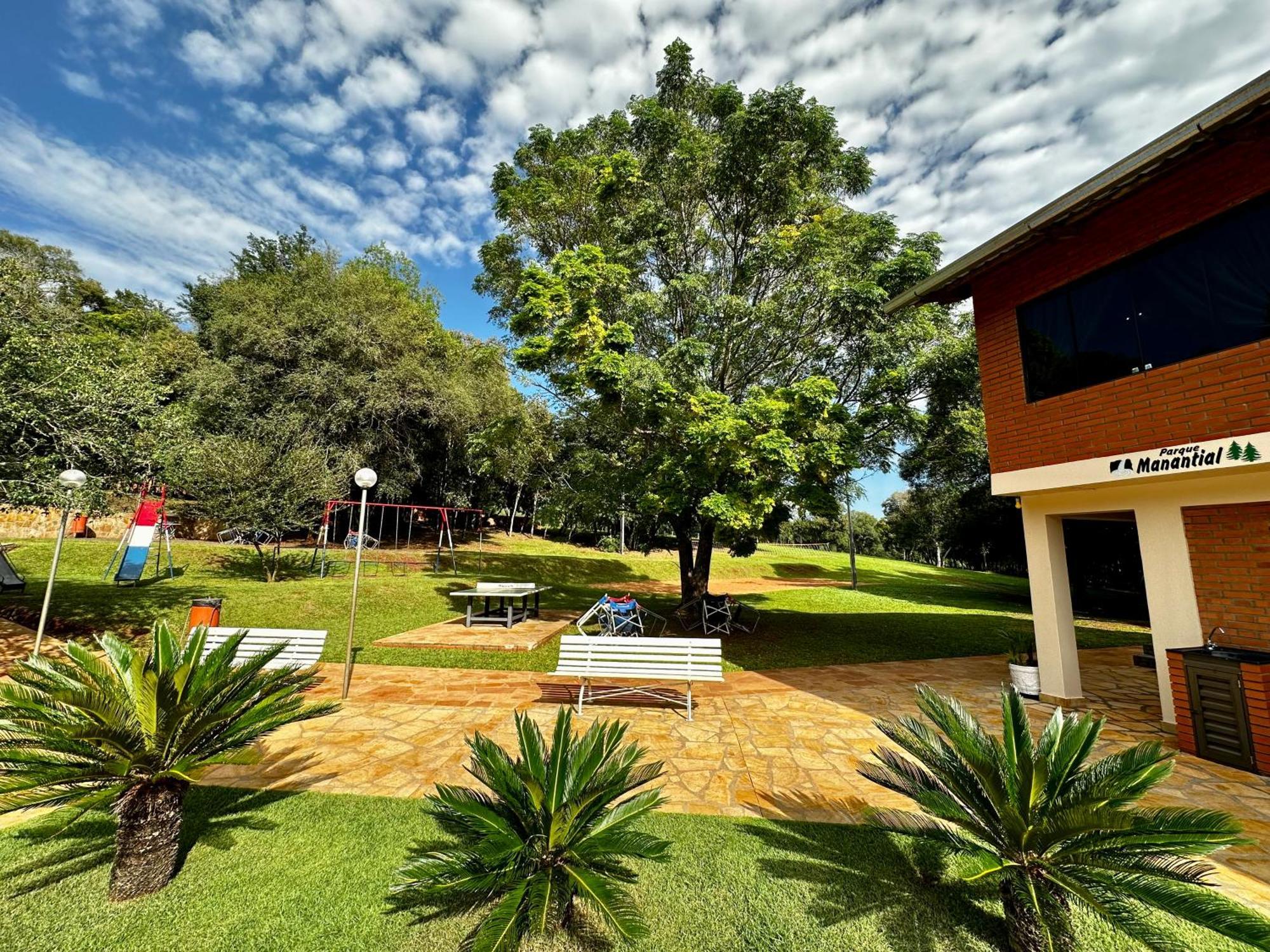 Parque Hotel Manantial Hohenau 外观 照片