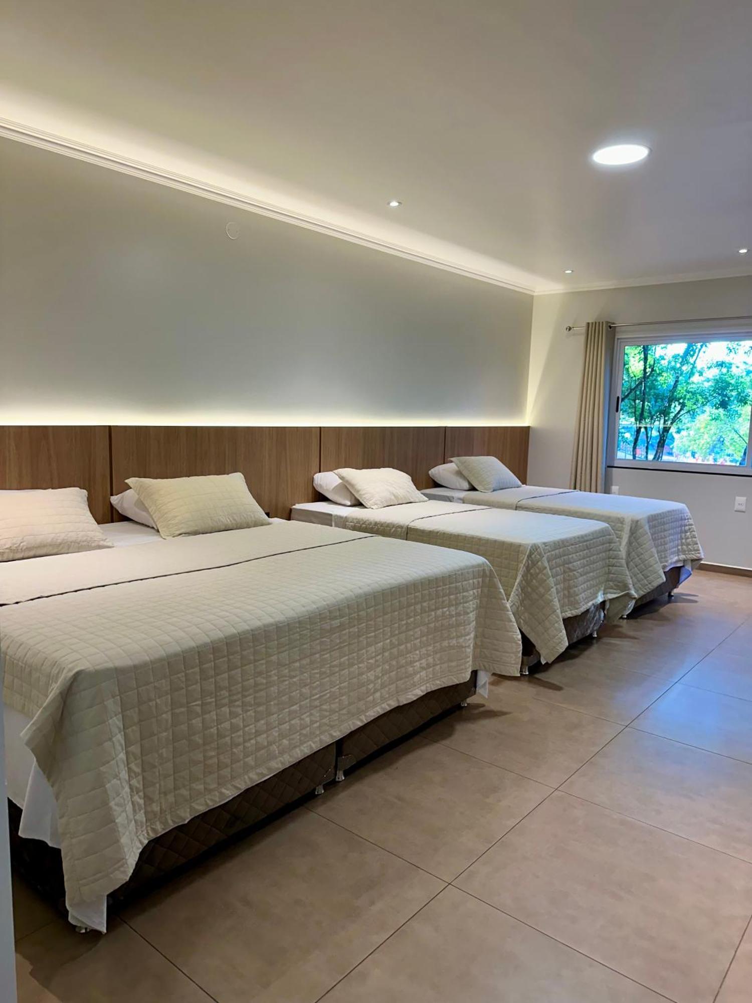 Parque Hotel Manantial Hohenau 外观 照片