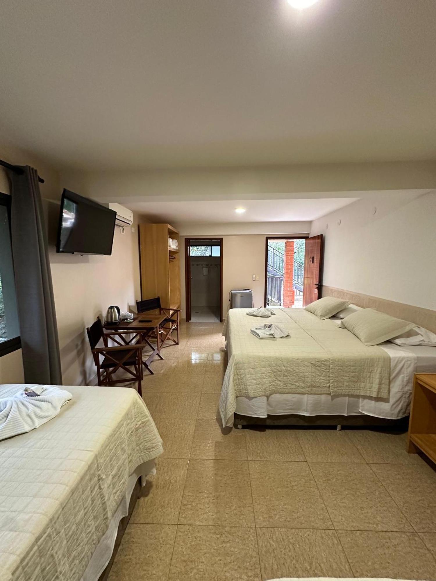 Parque Hotel Manantial Hohenau 外观 照片