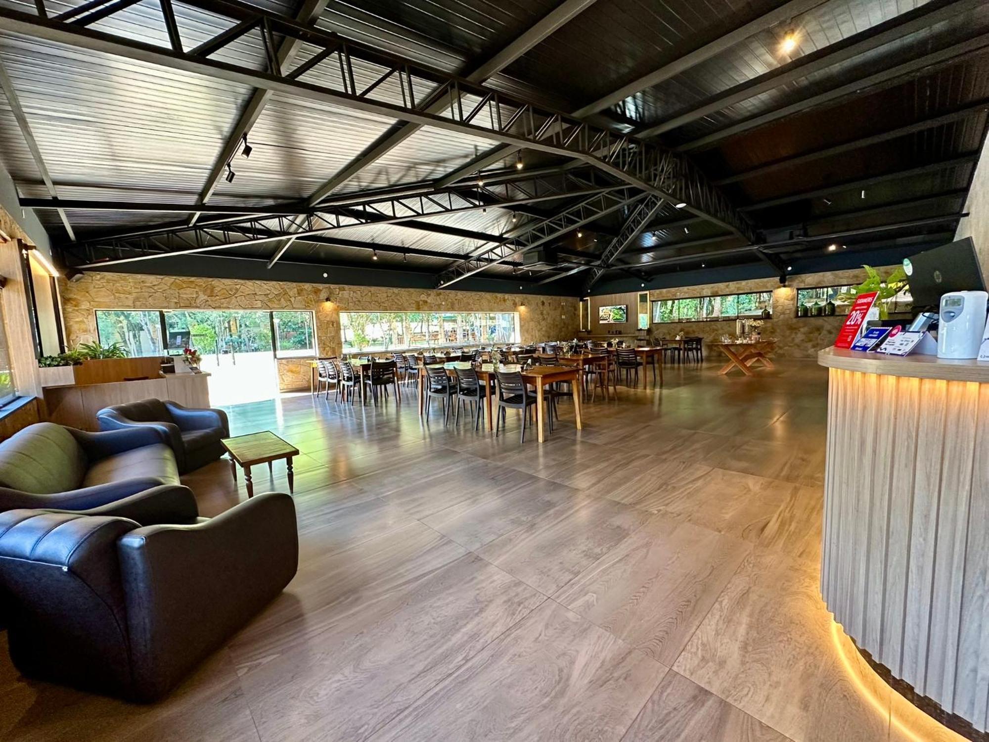 Parque Hotel Manantial Hohenau 外观 照片