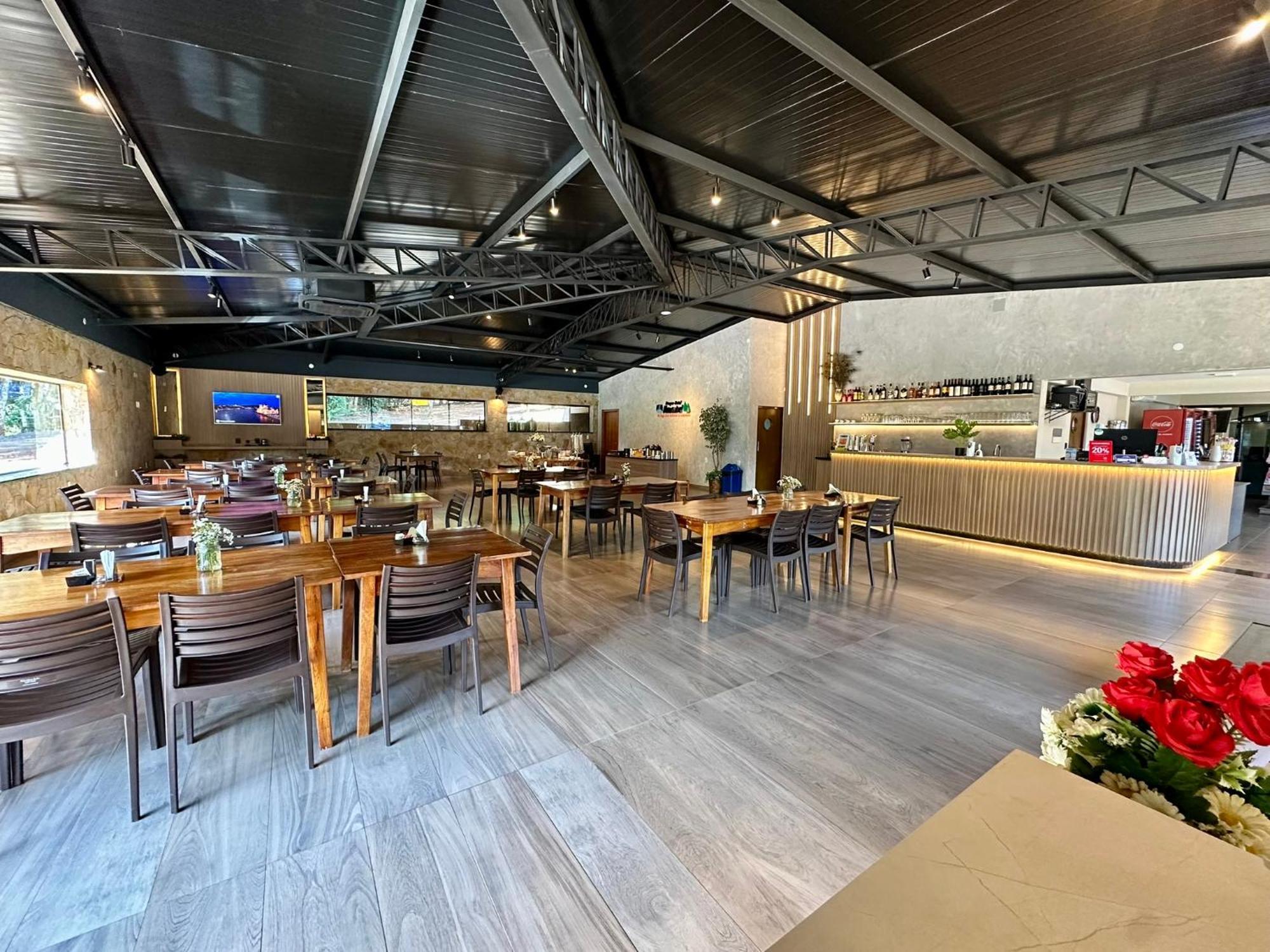 Parque Hotel Manantial Hohenau 外观 照片