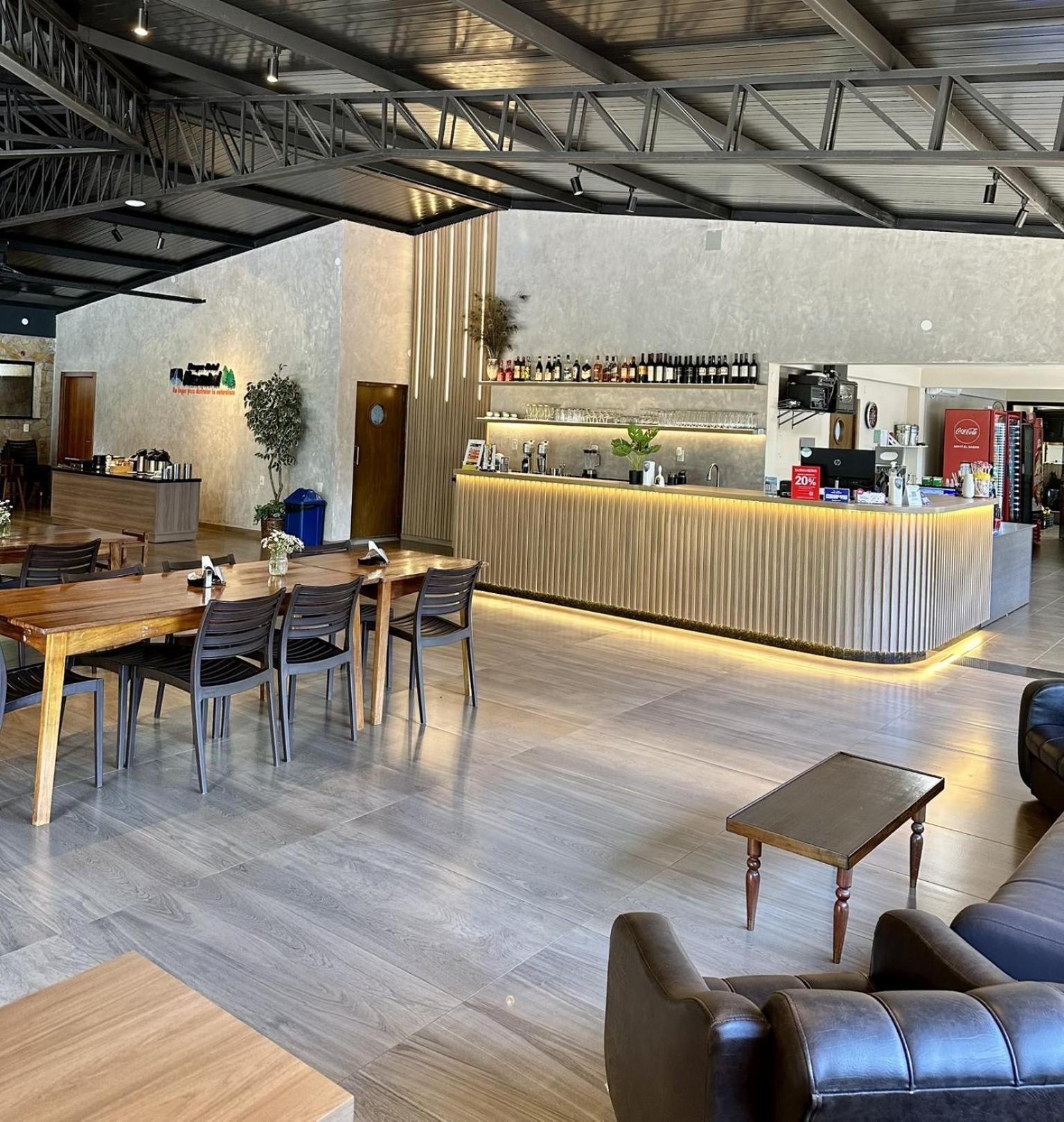 Parque Hotel Manantial Hohenau 外观 照片